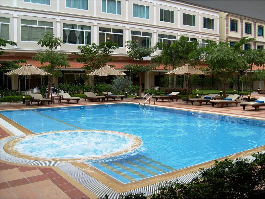 Angkor Riviera Hotel Siem Reap Exterior foto