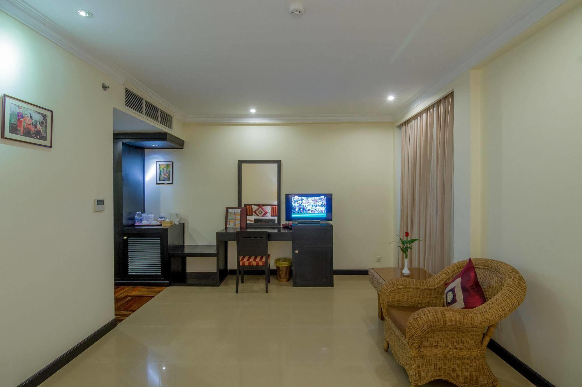 Angkor Riviera Hotel Siem Reap Exterior foto
