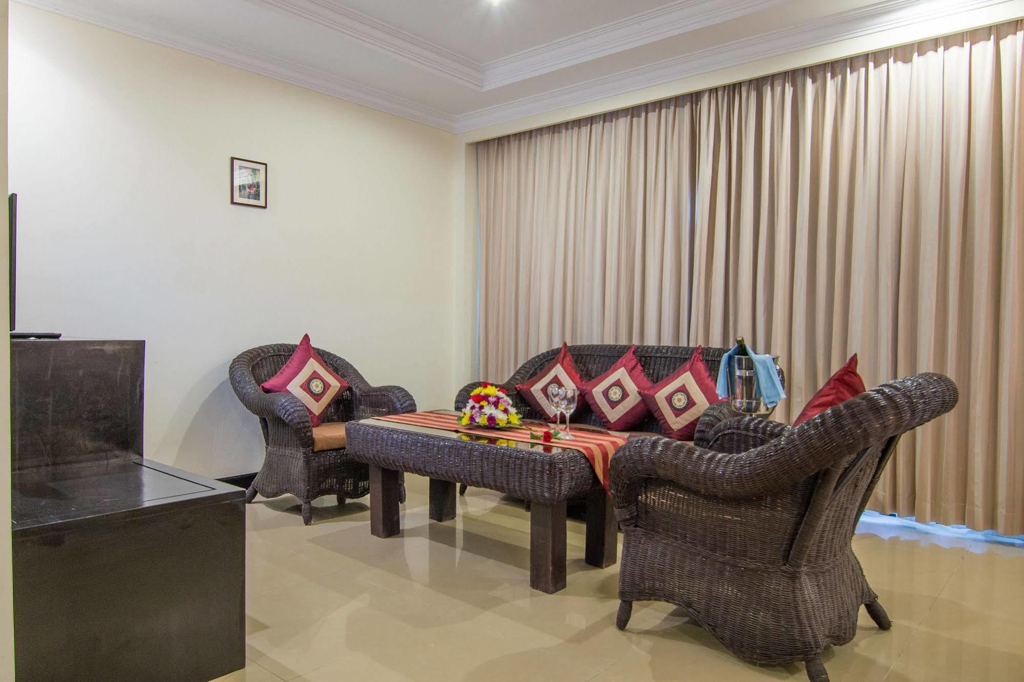Angkor Riviera Hotel Siem Reap Exterior foto