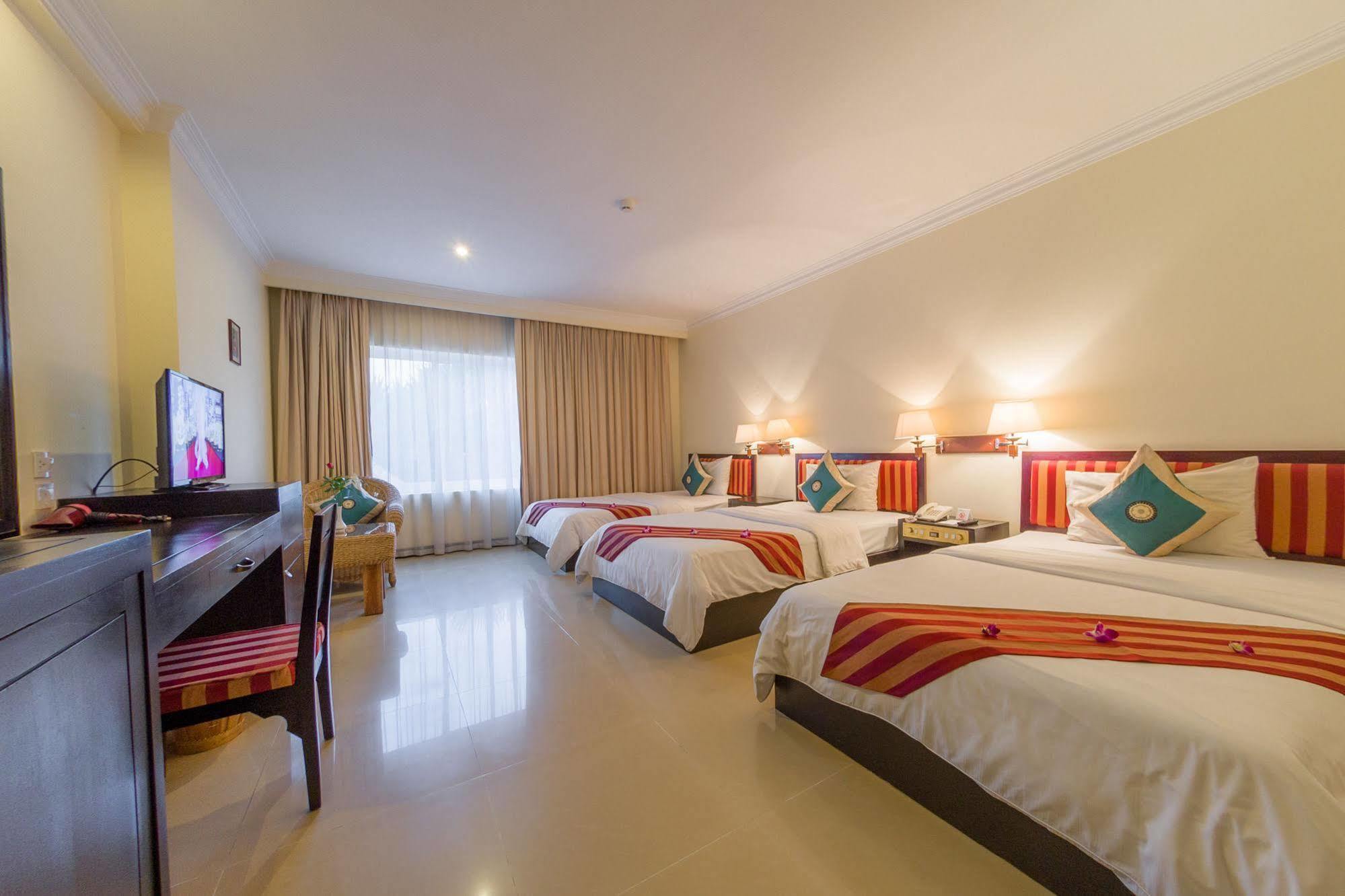 Angkor Riviera Hotel Siem Reap Exterior foto