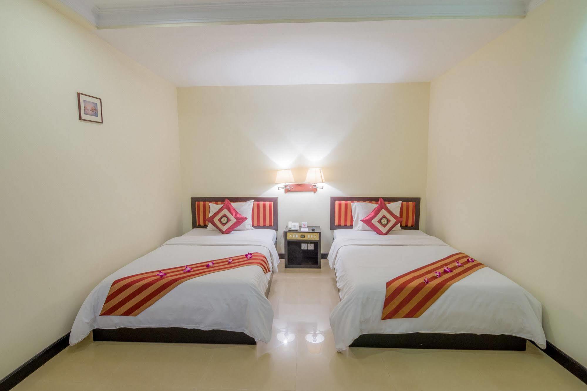 Angkor Riviera Hotel Siem Reap Exterior foto