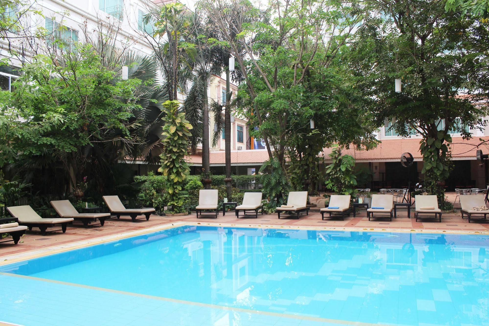 Angkor Riviera Hotel Siem Reap Exterior foto